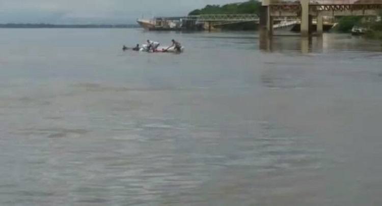 Barco naufraga com deputada a bordo no Rio Branco (veja o vídeo)