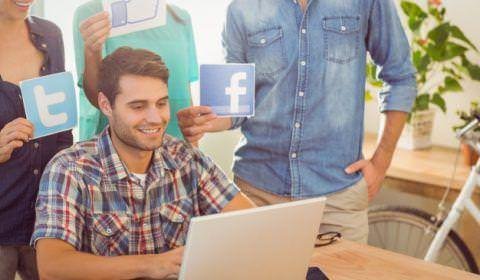 Facebook lidera o uso global como a maior plataforma de mídia social