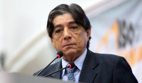Ex-vereador Mário Frota renúncia suplência de senador de Plínio Valério