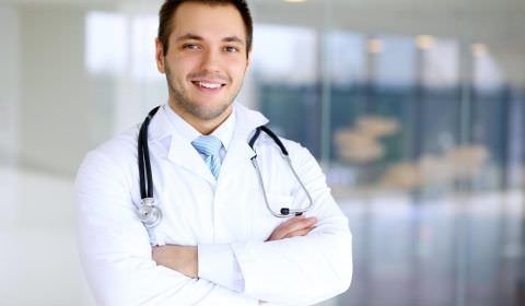 SJT Med, do grupo Adtalem, está com inscrições abertas para o preparatório de Residência Médica em todo o Brasil