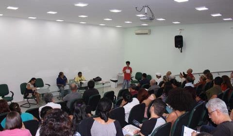 Professores aprovam criação de frente antifascismo e pela democracia na Ufam
