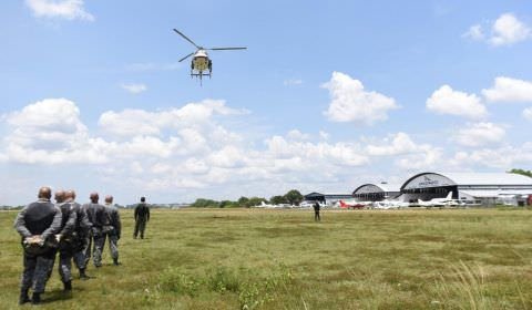 Departamento de Operações Aéreas da SSP prepara policiais de elite para ações helitransportadas
