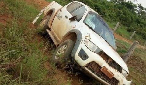 Apuí tem votação com cédula de papel após capotamento de carro com urnas 