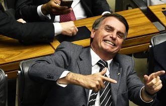 Estimulado por Bolsonaro, Congresso derruba veto e perdoa dívida bilionária de igrejas