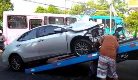 Acidente na avenida Brasil deixa uma pessoa lesionada