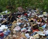 Acúmulo de lixo e risco de alagamentos na BR-376, podem causar dano ambiental