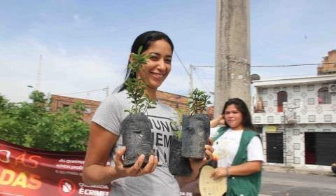 Crianças, adolescentes e idosos participam do Pedágio Ambiental no bairro Crespo