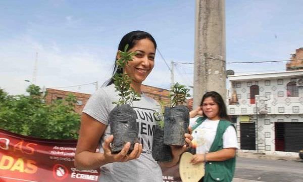 Crianças, adolescentes e idosos participam do Pedágio Ambiental no bairro Crespo