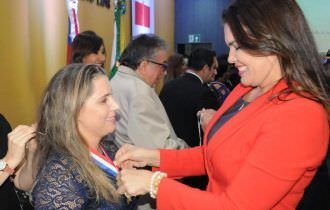 Juíza Elza Vitória Peixoto recebe “Medalha da Ordem do Mérito Legislativo”