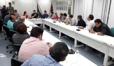 Vice-governador eleito reúne com fornecedores de medicamentos
