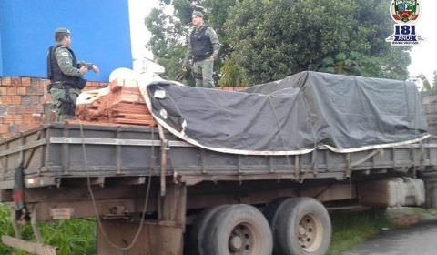 Batalhão de Policiamento Ambiental apreende transporte ilegal de madeira e carvão mineral