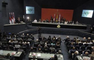 Deputados do Amazonas gastam R$ 4 mil para ouvir ‘Sons das Cachoeiras’