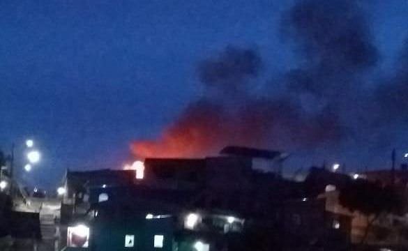 Residência pega fogo no bairro Monte Sinai, em Manaus