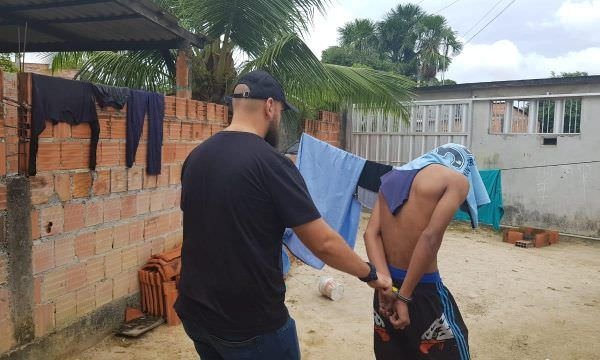 Polícia prende suspeitos de roubar motoristas de aplicativos em Manaus