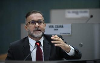 Vereador chamar Wilson Lima de 'bizonho' por conceder crédito para detentos