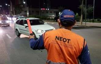 Mais de 30 motoristas são flagrados dirigindo sob o efeito de álcool no final de semana