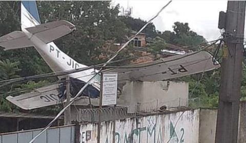 Avião cai em Belém (PA)