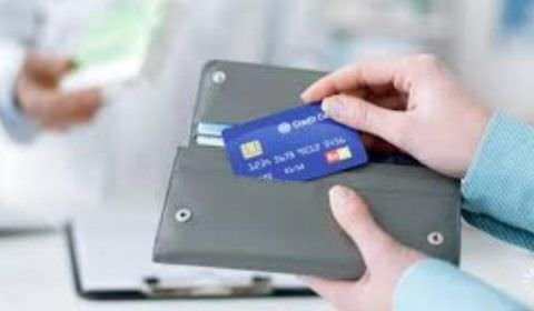 25% dos usuários de cartão de crédito entraram no rotativo ao final de 2018, aponta indicador da CNDL/SPC Brasil