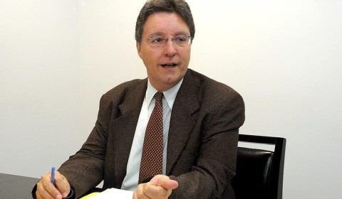 Com medo da PF, Luiz Castro lança edital para substituir contratos da merenda