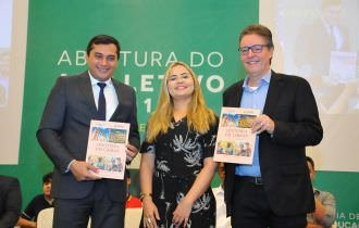 Livro de História em Libras é lançado na rede pública do estado