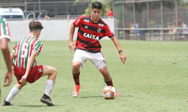 Jogador Amazonense escapa de incêndio no CT do Flamengo