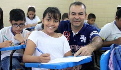 Prefeitura de Manaus pagará 14º salário a mais de 1 mil educadores na próxima sexta