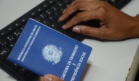 Setrab tem 95 vagas de emprego nesta sexta-feira (15)