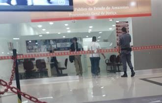 Criança é estuprada e morre nos braços da mãe dentro de shopping de Manaus