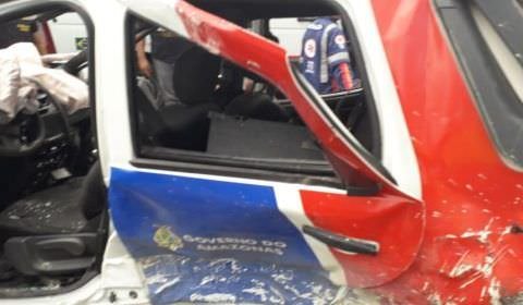 Policiais batem viatura e ficam feridos durante perseguição