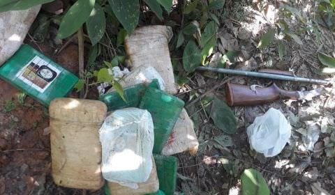 PM apreende oito quilos de drogas e prende acusados de homicídio