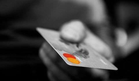 Dois em cada dez consumidores tiveram crédito negado em abril