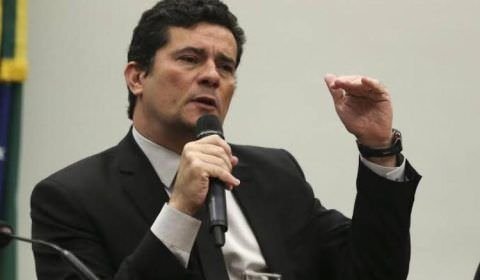 Oposição pede saída de Moro durante depoimento de Glenn Greenwald na Câmara