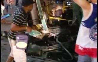 SALVADOR | Ônibus cai na ribanceira perto do Shopping Bela Vista (Ver vídeo)