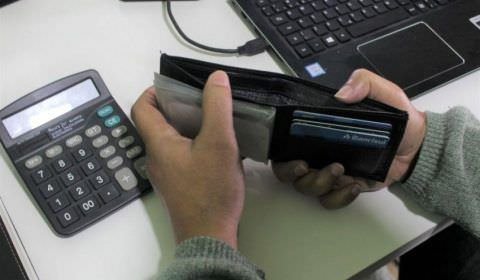 Inadimplente brasileiro deve, em média, R$ 3,2 mil, revela  estudo