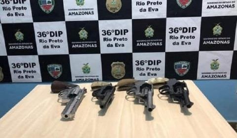 Polícia Militar detém quadrilha suspeita de desviar armas apreendidas