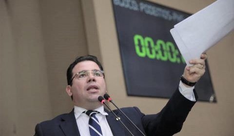 Wilker denuncia pregão do Governo do AM que pretende adquirir novo avião