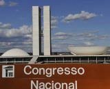 Redes sociais aumentam divisão política e reduzem espaço para diálogo no país