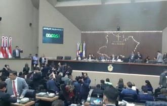 "Tem morto recebendo na folha de pagamento do estado", diz deputado (Veja o vídeo)