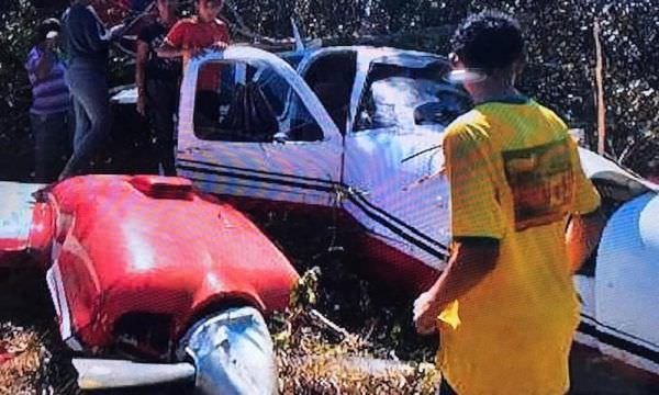 Piloto ferido na queda de avião em Autazes chega a hospital em Manaus