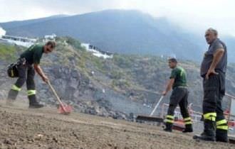 Vulcão entra em erupção na ilha de Stromboli e mata uma pessoa