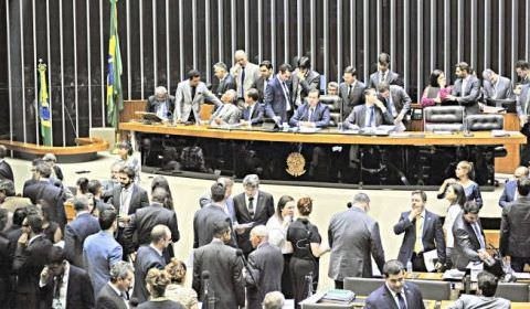 Projeto que obriga agressor a ressarcir SUS é aprovado na Câmara