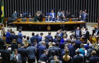 Plenário pode votar projeto que amplia porte de armas