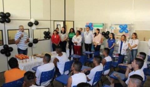 Detentos do Puraquequara recebem certificado do Curso de Barbeiro