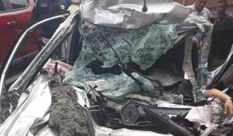 Colisão entre carros deixa quatro pessoas gravemente feridas na Zona Norte de Manaus