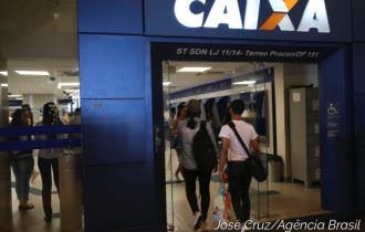 Pagamento de até R$ 500 por conta do FGTS começa amanhã