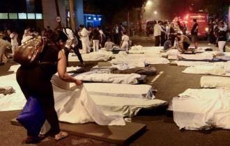 Bombeiros retiram corpos de hospital que pegou fogo no Rio; pelo menos 11 pessoas morreram