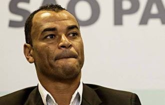 Filho mais velho de Cafu morre após infarto jogando bola