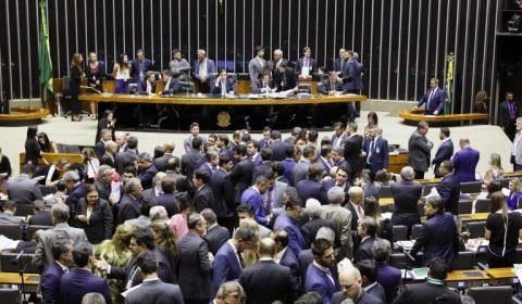 Câmara aprova projeto que altera regras eleitorais