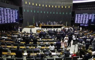 Plenário pode votar proposta que amplia porte de armas