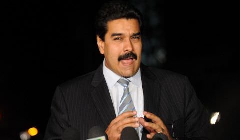 "Nenhum império vai tocar solo sagrado da Venezuela", diz Maduro